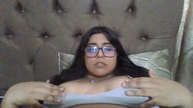 virginbrunette99 online show from March 14, 2025, 4:30 pm