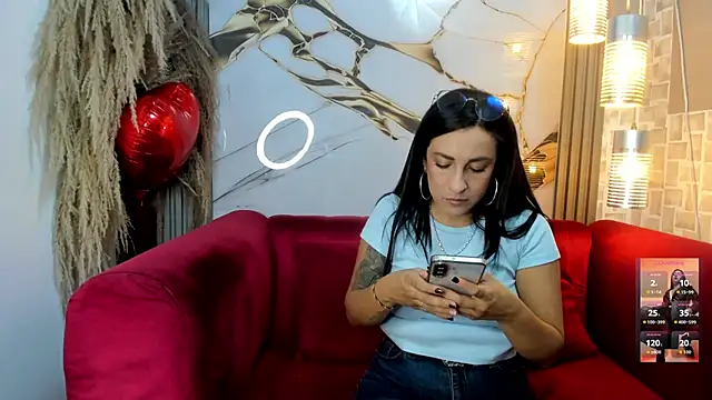 Snapshot of Bella_williamss_ chatting on May 14, 2026, 7:55 pm Bella williamss online show from May 14, 2026, 7:55 pm