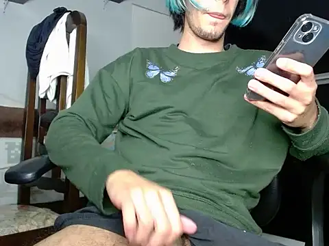 blondetwink online show from June 18, 2026, 9:42 pm