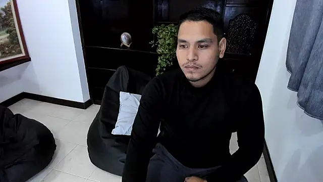 maxflurry  online show from March 11, 2025, 7:57 am