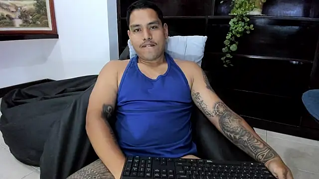 maxflurry  online show from March 21, 2025, 10:28 am