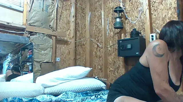 SillyRabbitz online show from September 12, 2025, 7:46 pm