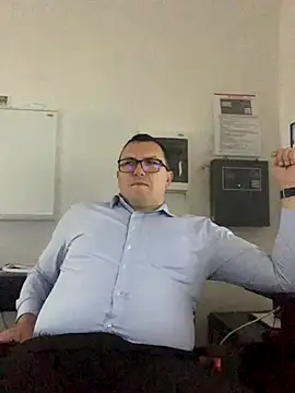 Snapshot of Mike8523 chatting on October 30, 2025, 5:17 am Mike8523 online show from October 30, 2025, 5:17 am