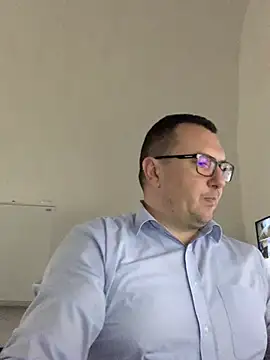 Snapshot of Mike8523 chatting on February 24, 2026, 5:52 am Mike8523 online show from February 24, 2026, 5:52 am