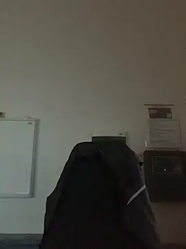 Snapshot of Mike8523 chatting on November 11, 2025, 5:30 pm Mike8523 online show from November 11, 2025, 5:30 pm