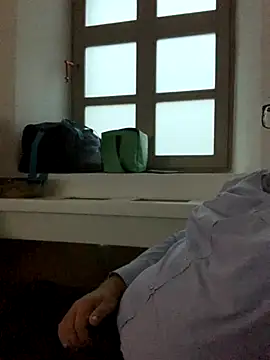 Snapshot of Mike8523 chatting on October 15, 2025, 4:44 am Mike8523 online show from October 15, 2025, 4:44 am