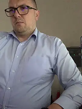 Snapshot of Mike8523 chatting on February 12, 2026, 3:45 pm Mike8523 online show from February 12, 2026, 3:45 pm