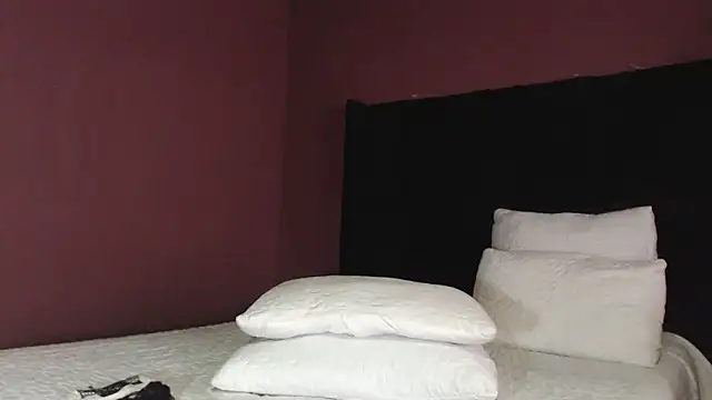 xMiAmor online show from December 21, 2025, 7:54 am