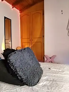 morenosiam online show from December 17, 2025, 1:54 am