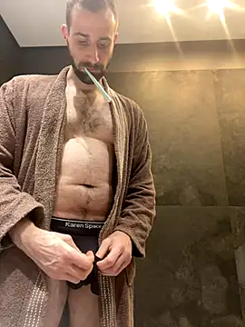 gryzoon online show from December 1, 2025, 2:01 am