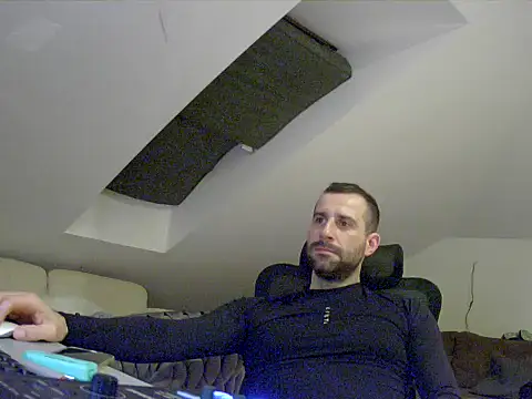 gryzoon online show from November 1, 2025, 7:41 pm