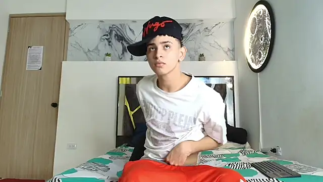 KING OFF BOYS online show from October 21, 2025, 1:21 pm