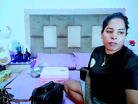 Snapshot of indiantopaz694u chatting on June 2, 2026, 6:13 am indiantopaz694u online show from June 2, 2026, 6:13 am