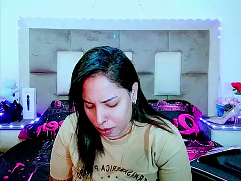 Snapshot of indiantopaz694u chatting on June 23, 2026, 6:33 am indiantopaz694u online show from June 23, 2026, 6:33 am
