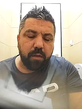 Alexander18edd online show from December 1, 2025, 12:28 pm