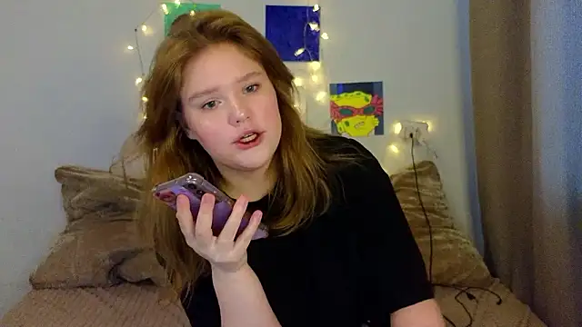 LaseyMoon online show from March 11, 2026, 5:12 am