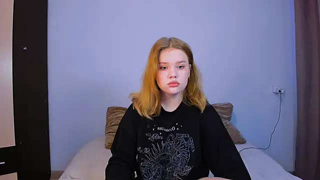 LaseyMoon online show from October 12, 2025, 1:40 am