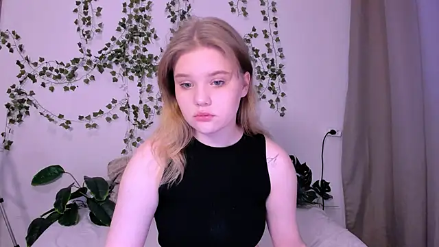 LaseyMoon online show from March 21, 2025, 1:02 am