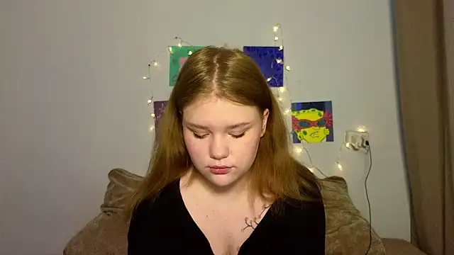 LaseyMoon online show from March 9, 2026, 4:49 am