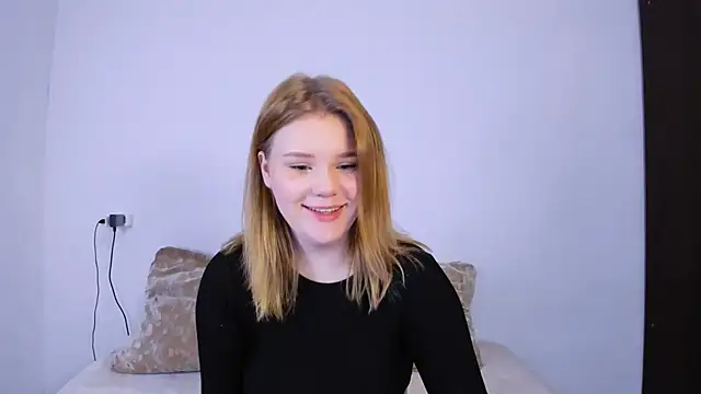 LaseyMoon online show from October 23, 2025, 10:41 pm