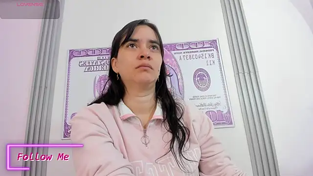 Valeriagomez  online show from February 4, 2026, 12:22 pm