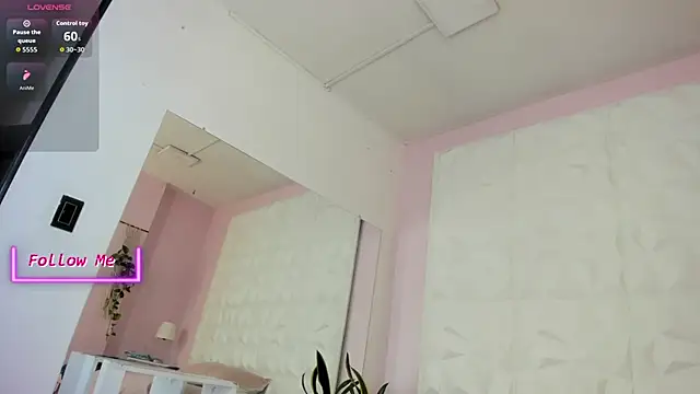 Valeriagomez  online show from October 6, 2025, 12:06 pm