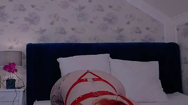 KailyKay online show from December 3, 2025, 7:13 pm