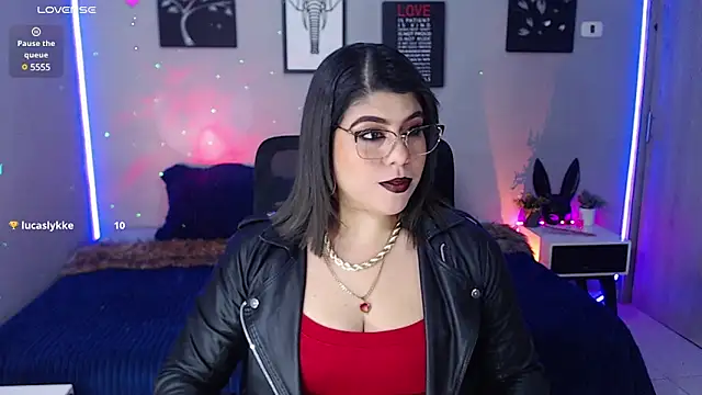 Snapshot of Veronika_metal chatting on March 13, 2025, 1:18 pm Veronika metal online show from March 13, 2025, 1:18 pm