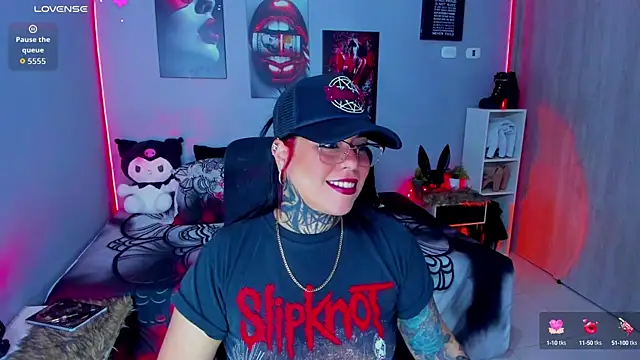 Snapshot of Veronika_metal chatting on October 6, 2025, 1:45 pm Veronika metal online show from October 6, 2025, 1:45 pm