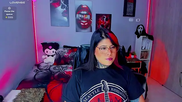 Snapshot of Veronika_metal chatting on October 24, 2025, 5:17 am Veronika metal online show from October 24, 2025, 5:17 am