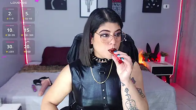 Snapshot of Veronika_metal chatting on March 11, 2025, 12:17 pm Veronika metal online show from March 11, 2025, 12:17 pm