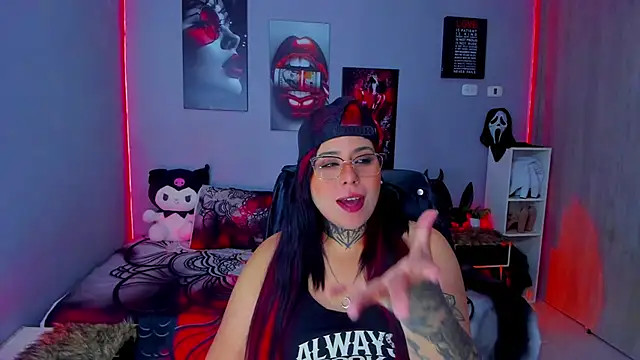 Snapshot of Veronika_metal chatting on December 5, 2025, 2:04 pm Veronika metal online show from December 5, 2025, 2:04 pm