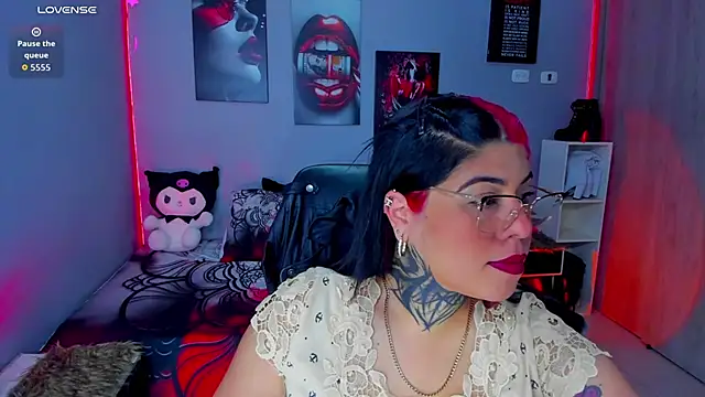 Snapshot of Veronika_metal chatting on October 1, 2025, 11:14 am Veronika metal online show from October 1, 2025, 11:14 am