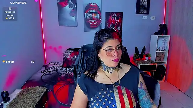 Snapshot of Veronika_metal chatting on September 16, 2025, 6:25 am Veronika metal online show from September 16, 2025, 6:25 am