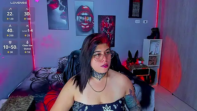 Snapshot of Veronika_metal chatting on September 22, 2025, 5:41 pm Veronika metal online show from September 22, 2025, 5:41 pm