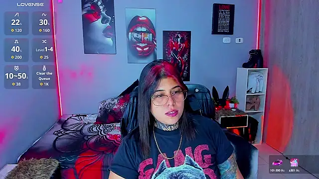 Snapshot of Veronika_metal chatting on September 22, 2025, 4:40 am Veronika metal online show from September 22, 2025, 4:40 am