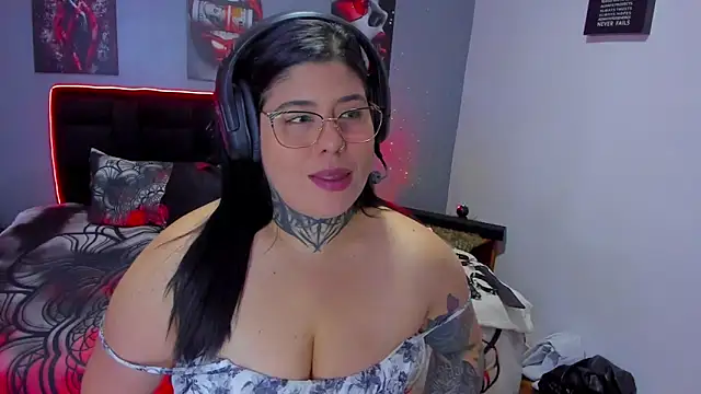 Snapshot of Veronika_metal chatting on July 18, 2026, 11:02 pm Veronika metal online show from July 18, 2026, 11:02 pm