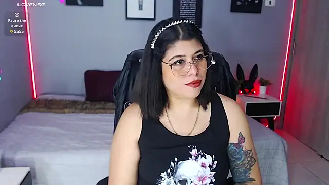 Snapshot of Veronika_metal chatting on March 6, 2025, 11:25 am Veronika metal online show from March 6, 2025, 11:25 am