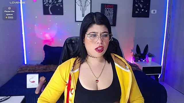 Snapshot of Veronika_metal chatting on March 19, 2025, 1:40 pm Veronika metal online show from March 19, 2025, 1:40 pm