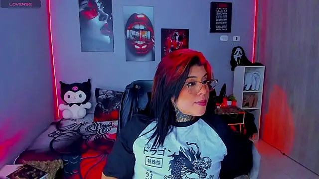 Snapshot of Veronika_metal chatting on November 13, 2025, 6:34 pm Veronika metal online show from November 13, 2025, 6:34 pm