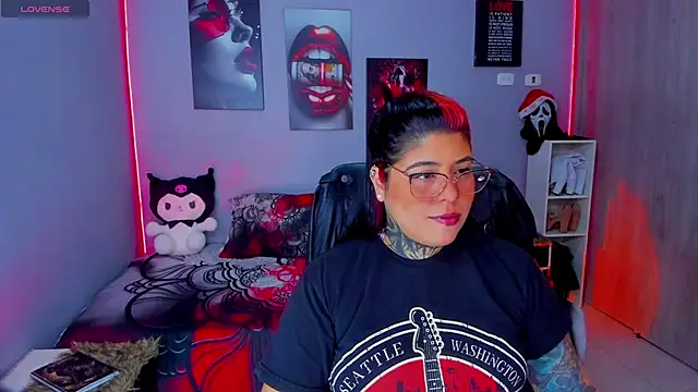 Snapshot of Veronika_metal chatting on November 20, 2025, 6:41 pm Veronika metal online show from November 20, 2025, 6:41 pm