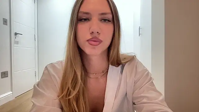 Snapshot of mariareevx chatting on September 25, 2025, 10:27 pm mariareevx online show from September 25, 2025, 10:27 pm