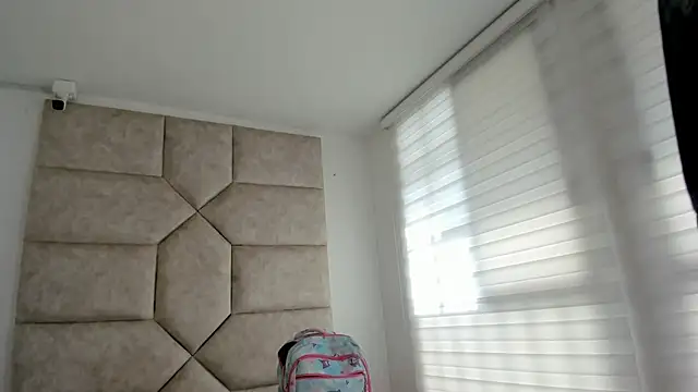 Vaiolett Smith online show from November 7, 2025, 2:32 pm