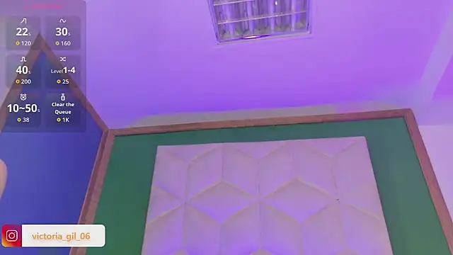 queen  violet online show from June 10, 2026, 7:37 pm