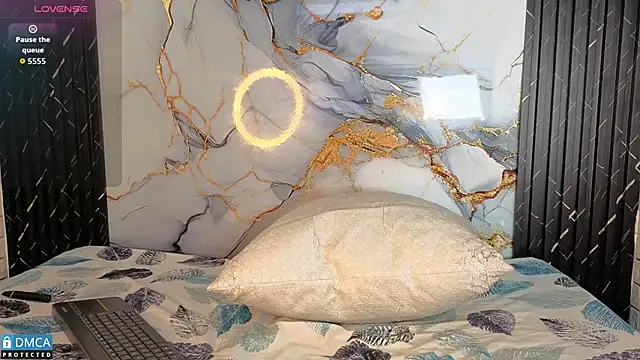 MaeveKuro online show from November 10, 2025, 3:44 am