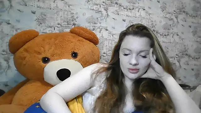 Eveline May online show from March 12, 2026, 10:03 pm