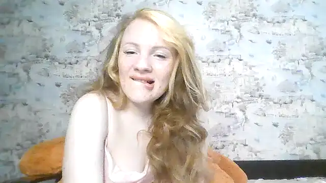 Eveline May online show from September 14, 2025, 3:12 pm