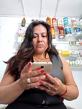 roxanasexy2025 online show from March 4, 2026, 3:20 pm