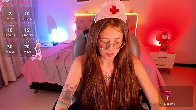 Emily Warren  online show from December 13, 2025, 8:04 pm