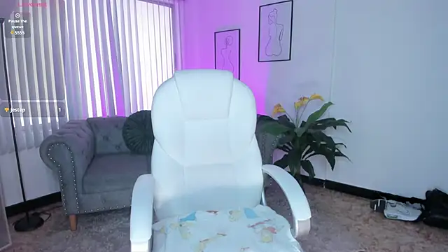 Snapshot of coral_smiit chatting on March 13, 2025, 8:00 pm coral smiit online show from March 13, 2025, 8:00 pm